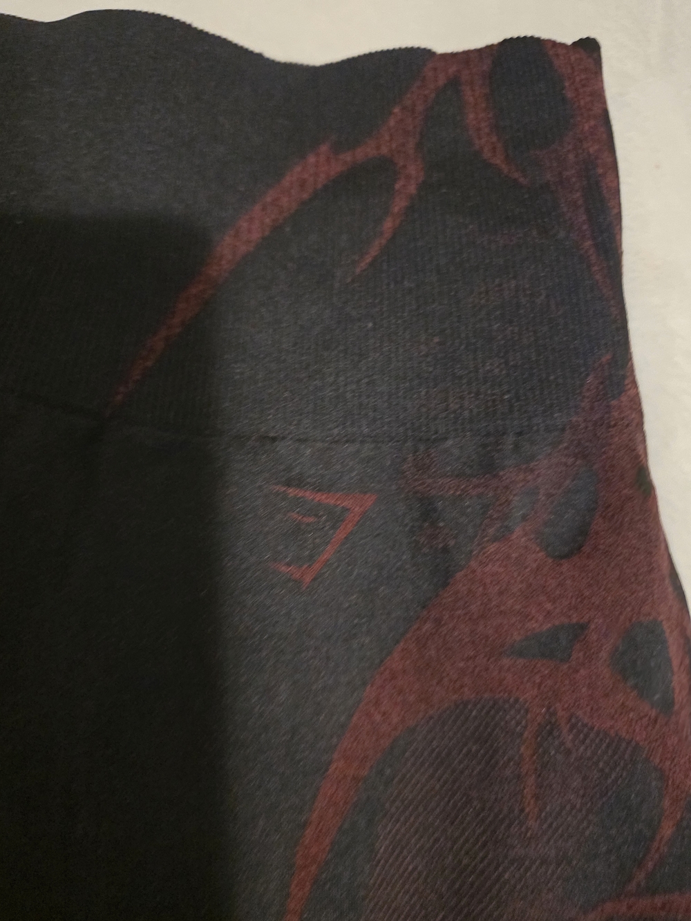 Gymshark Storm Black And Red Leggings - Picture 3 of 4